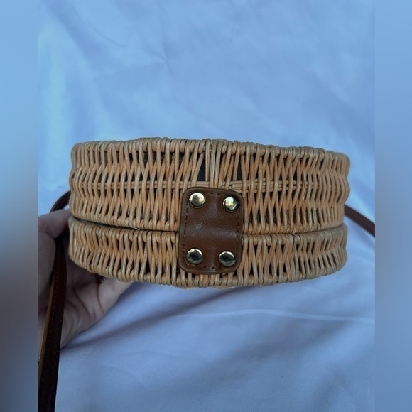 Zara Rattan Wicker Circle Snap Closure Crossbody - Picture 8 of 12